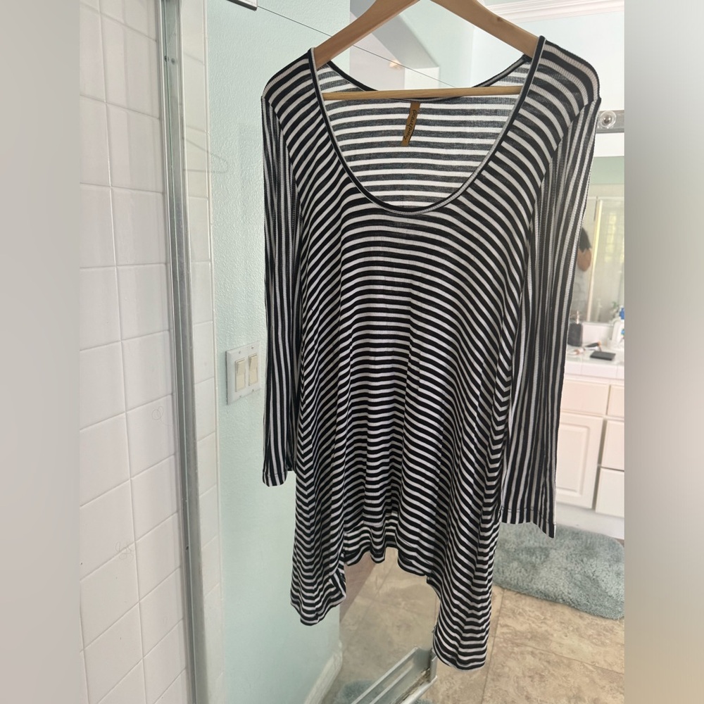 Rachel Pally tunic top with 3/4 sleeves.